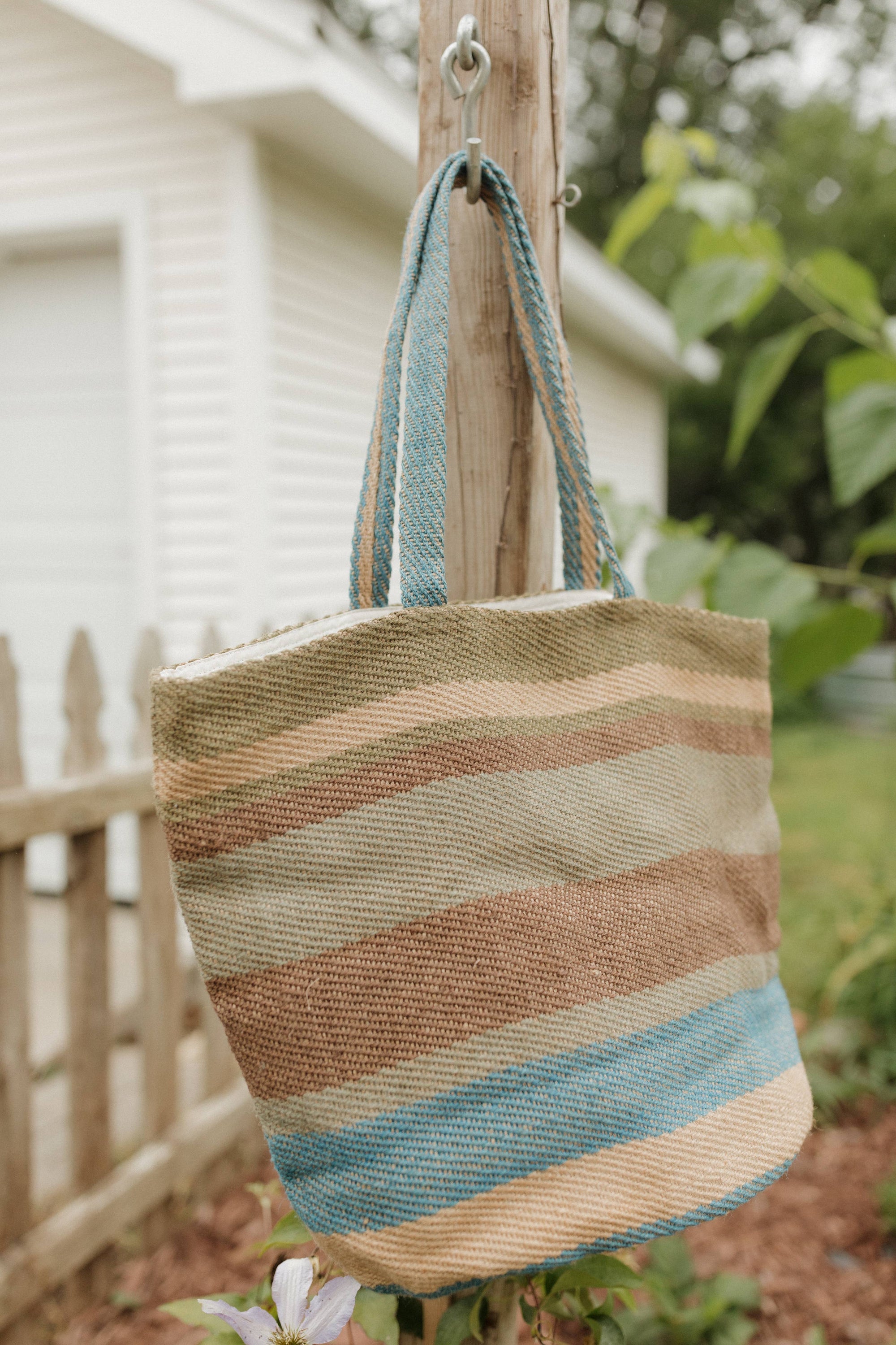 Sierra Forest Shoulder Bag / Jute