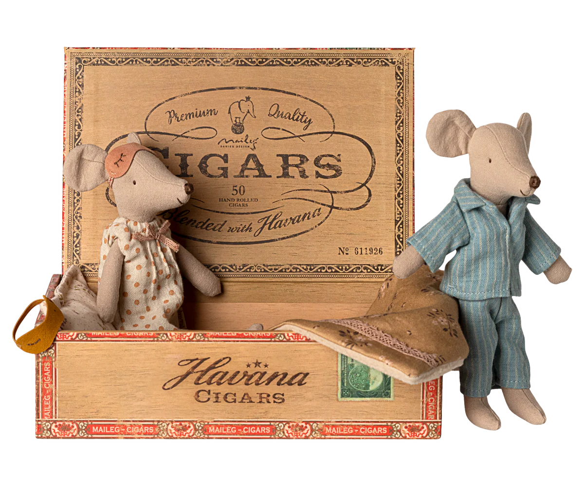 Mum and Dad in Cigar Box