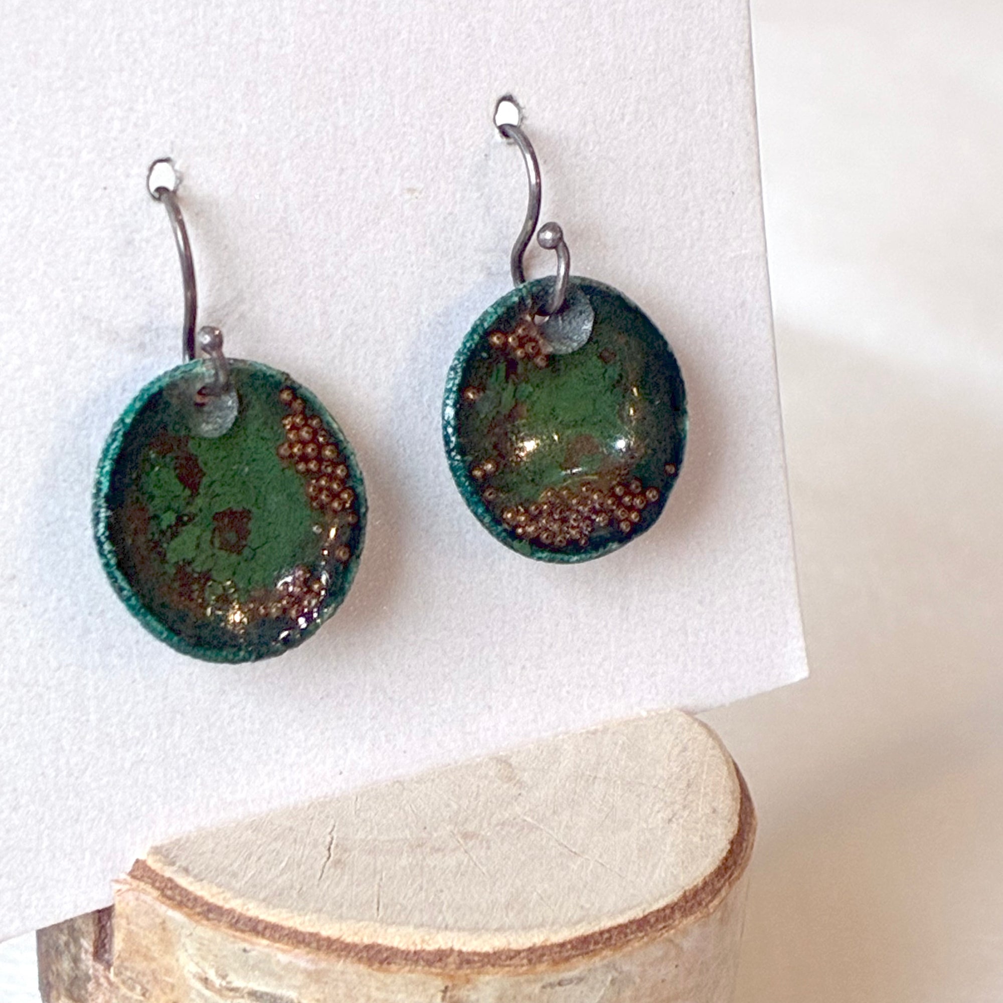 EL026-30 Green/Copper Resin Earrings
