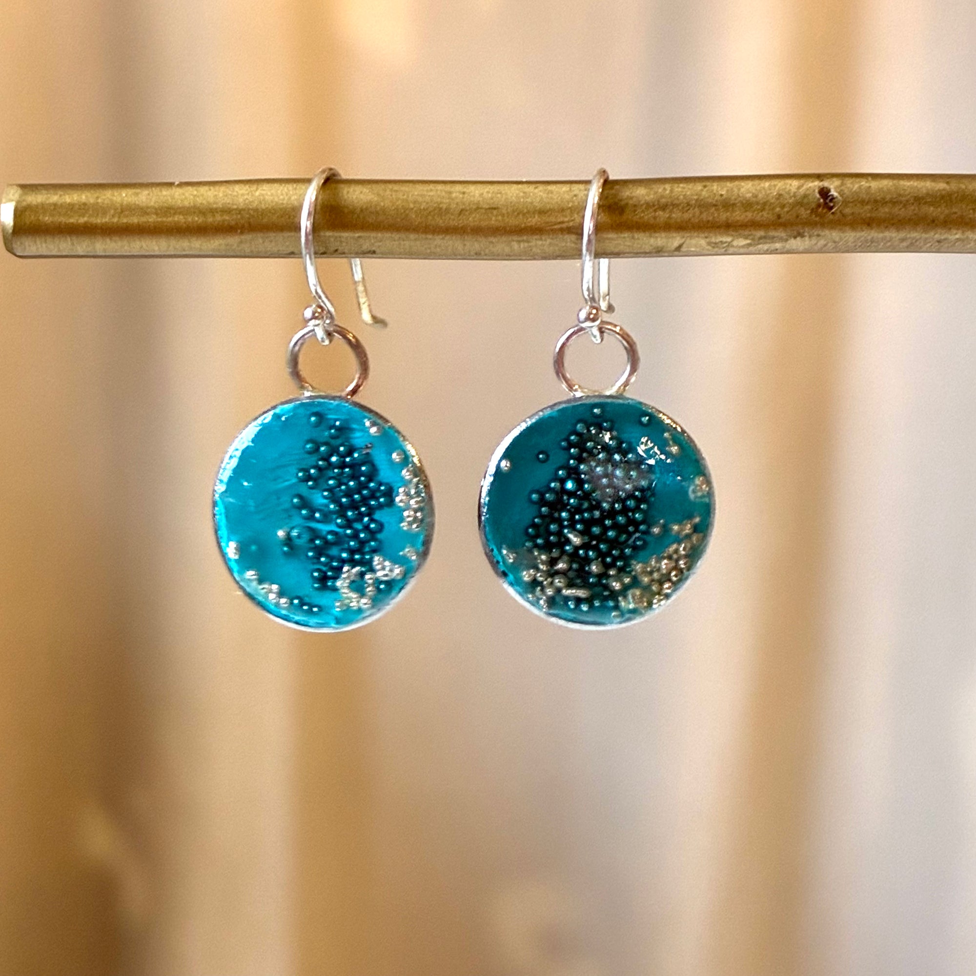 EL026-29 Teal/Silver Resin Earrings