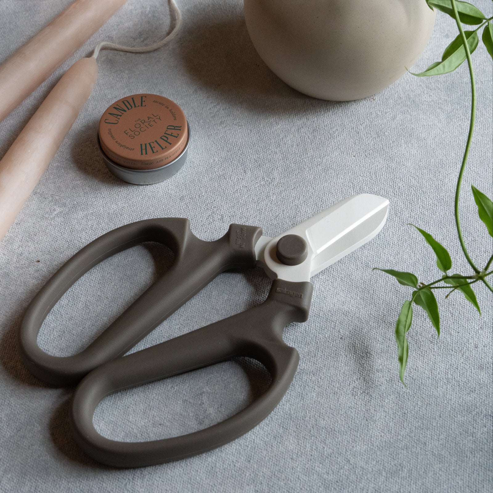 Floral Clippers - Peat