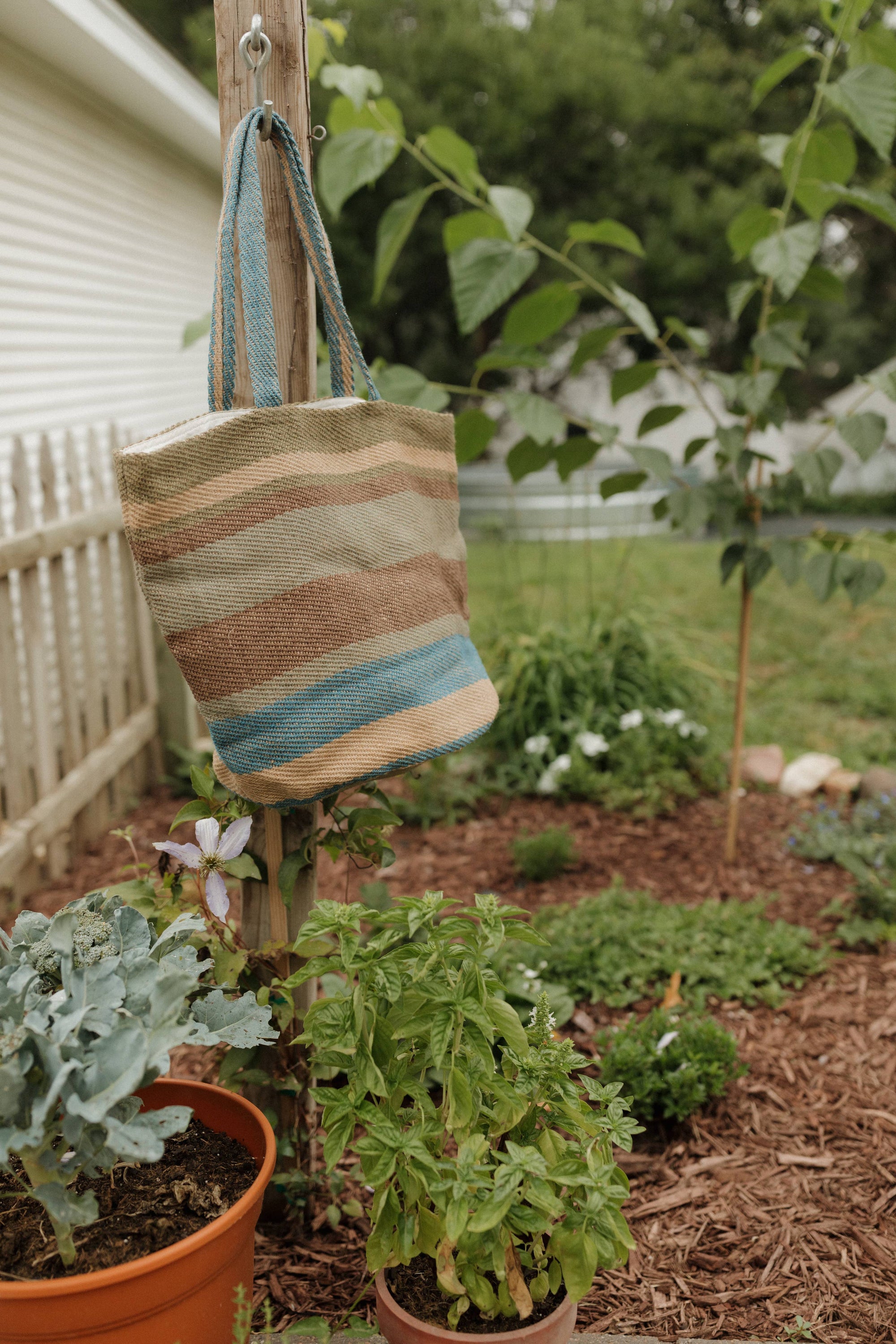 Sierra Forest Shoulder Bag / Jute